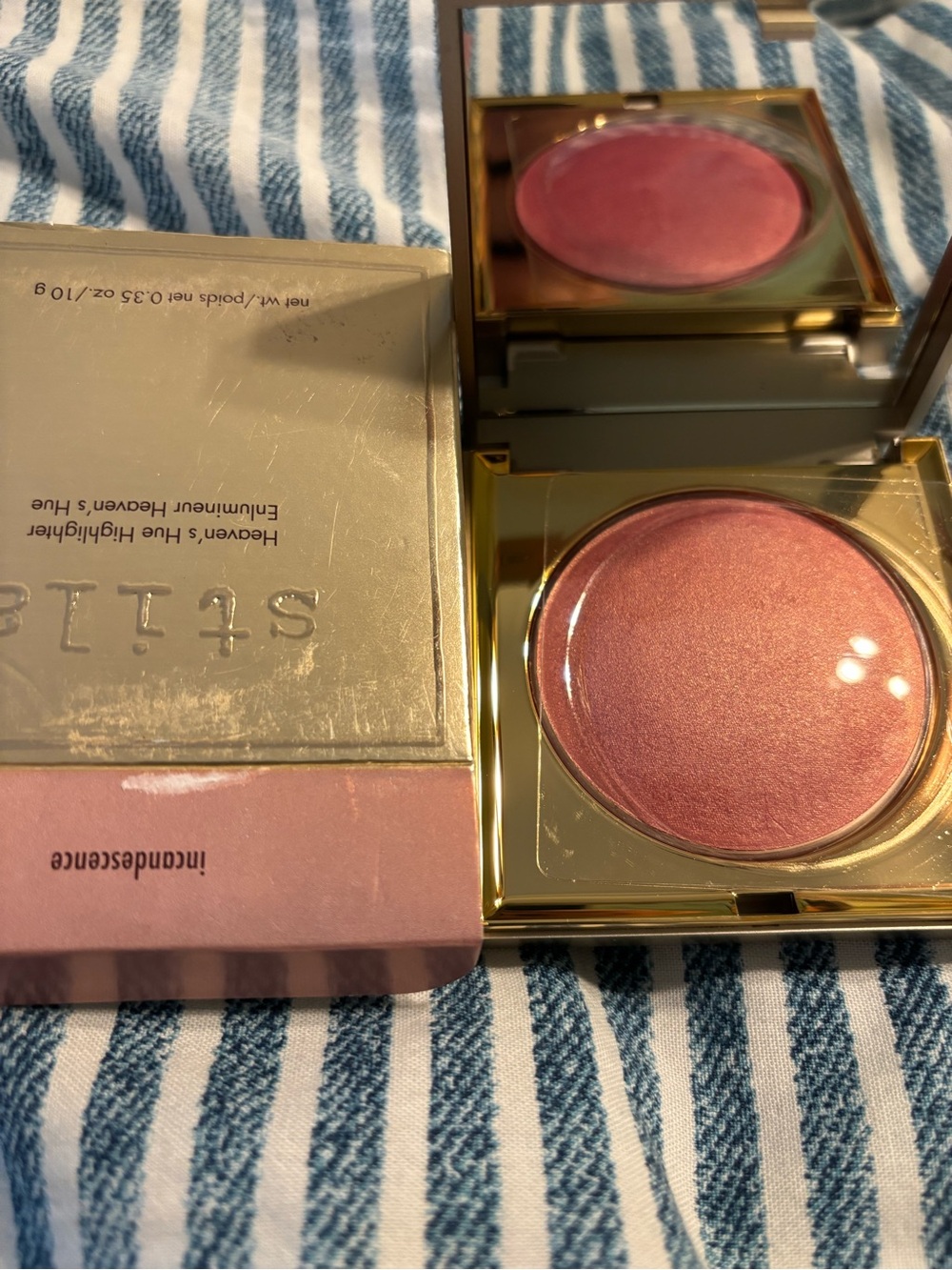 STILA HEAVEN'S HUE
HIGHLIGHTER- incandescence (pink peach with a universal gleam
